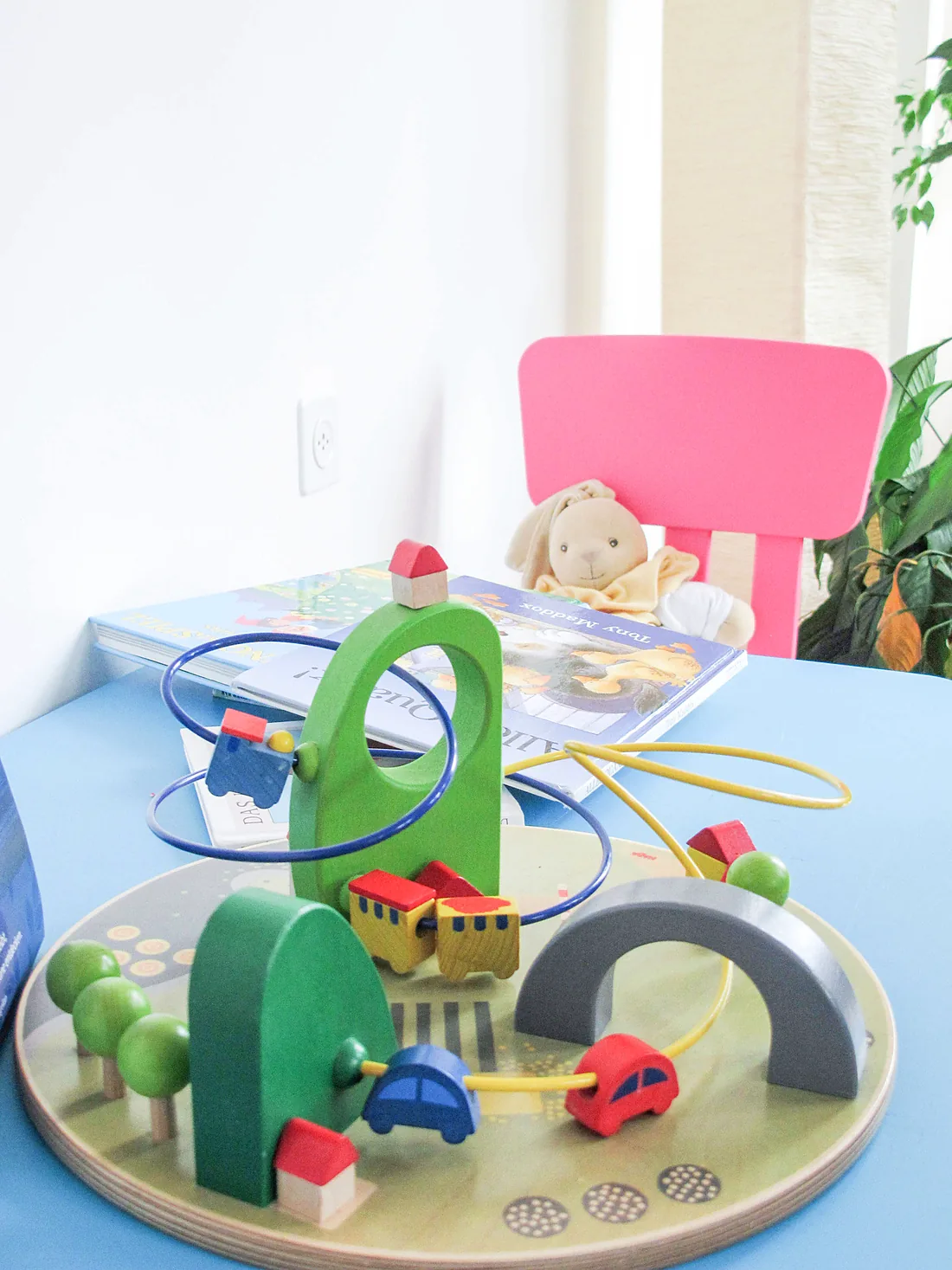 Kinderecke mit Spielzeug in der Praxis